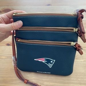 Brand New!! Women's Dooney & Bourke Genuine Leather Triple-Zip Core Crossbody